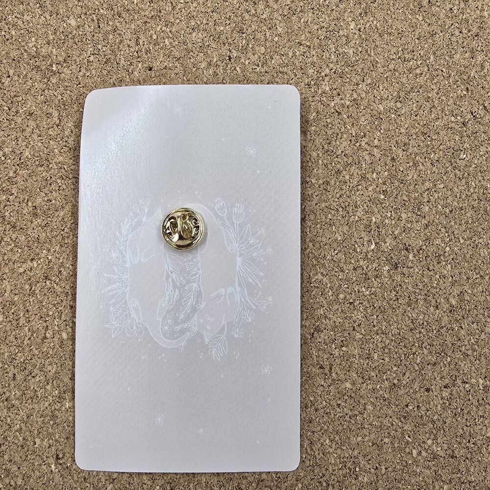 Hello Kitty  Collectors / Trading Pin - Picture 2 of 2